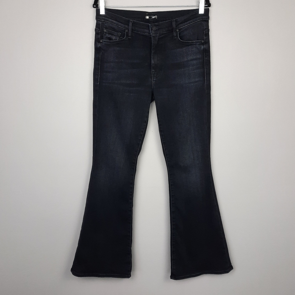 Mother The Weekender Mid Rise Flare Jeans in Deep End Dark Wash size 30